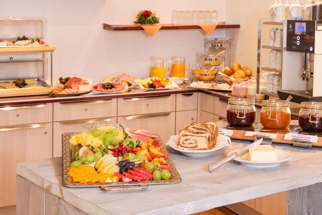 אוברסטדורף Hotel Garni Regina מראה חיצוני תמונה